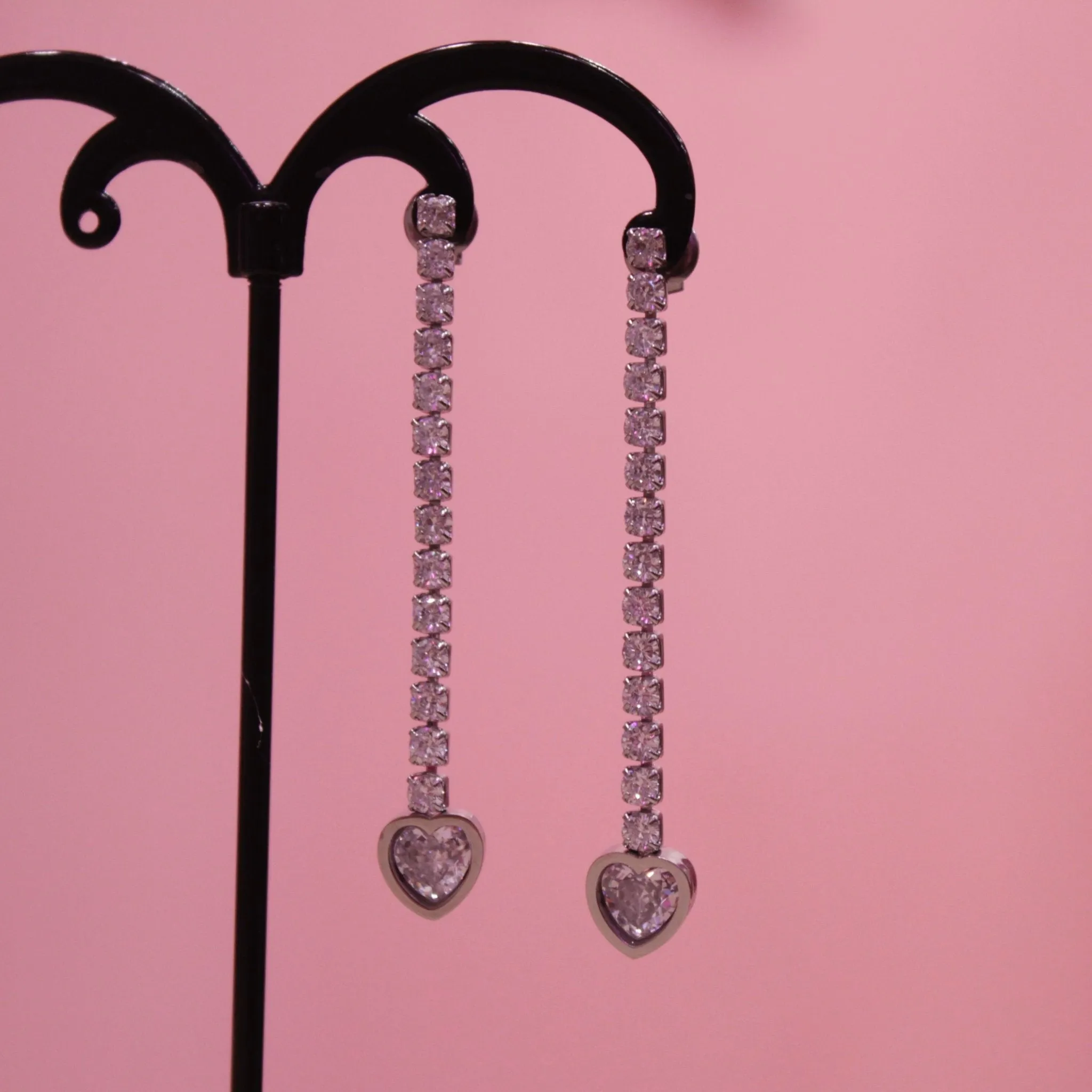Orecchini argento pendenti di strass con cuore