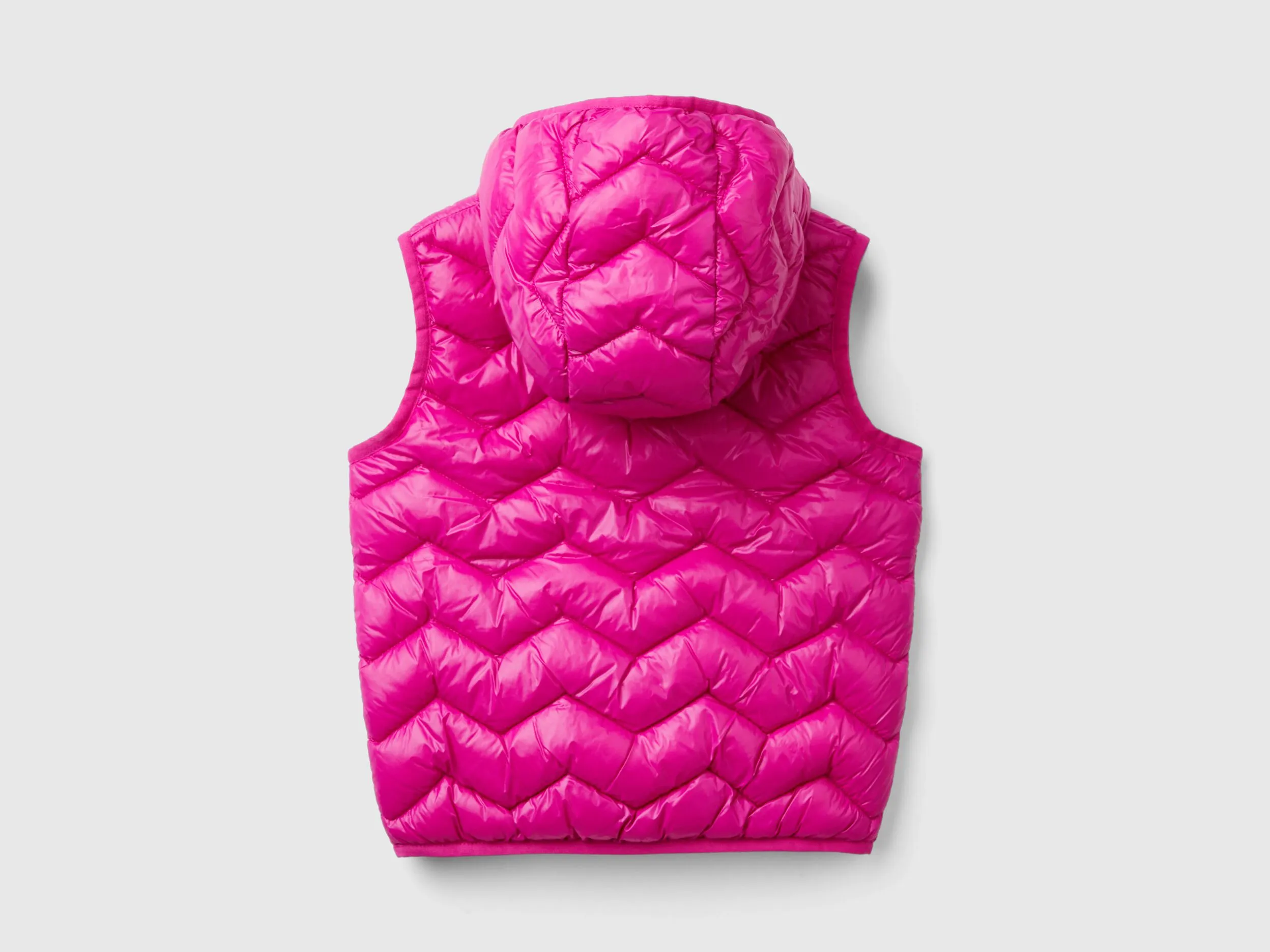 Padded vest in 3D wadding with hood - Fuchsia | Benetton