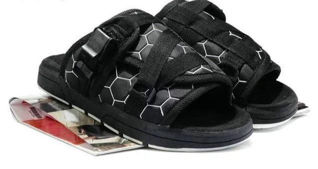 Sukcomi Sandals